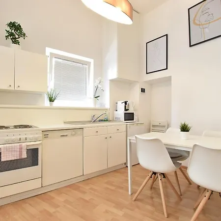 Hidden Gem In With Free Parking Innsbruck