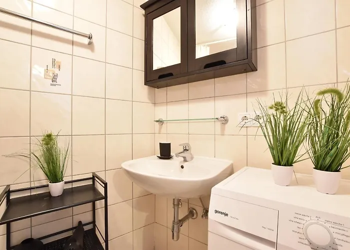 Hidden Gem In With Free Parking Апартаменти