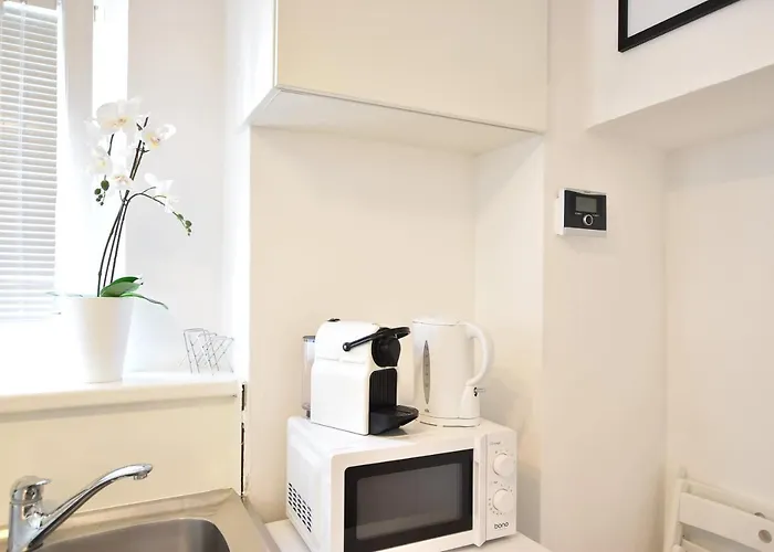 Hidden Gem In With Free Parking