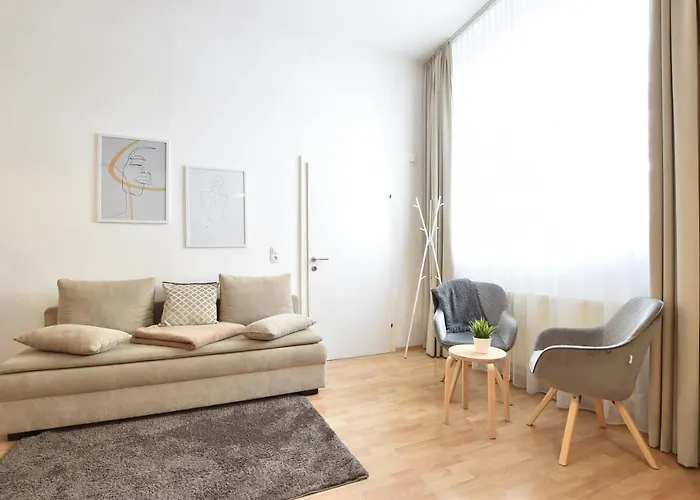 Hidden Gem In With Free Parking *